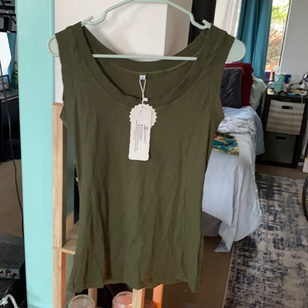 Brand new Med sleeveless